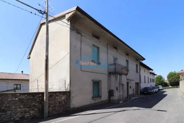 Villa Trifamiliare via Campanili, Erbusco