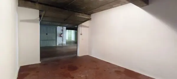 Garage via Santi Venceslao 26, Modena