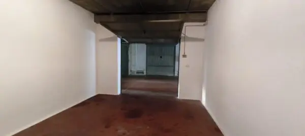 Garage via Santi Venceslao 26, Modena