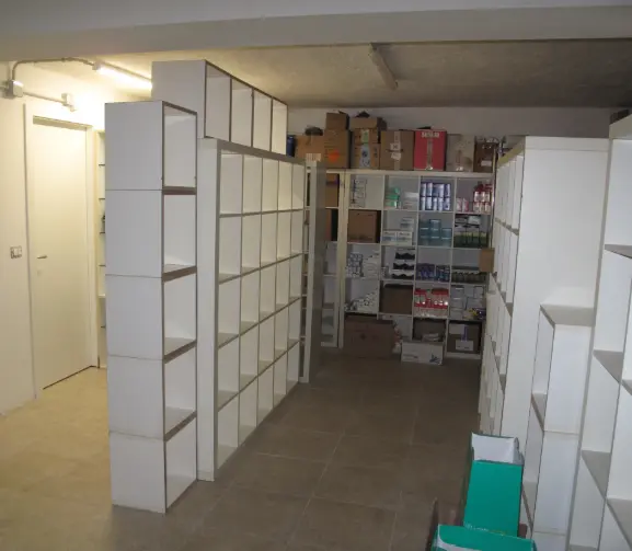 Magazzino via Fratelli Canepa 48a, Serra Riccò
