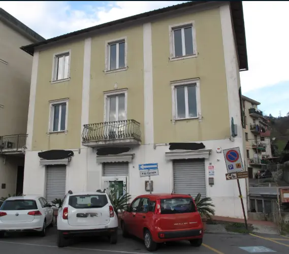 Magazzino via Fratelli Canepa 48a, Serra Riccò