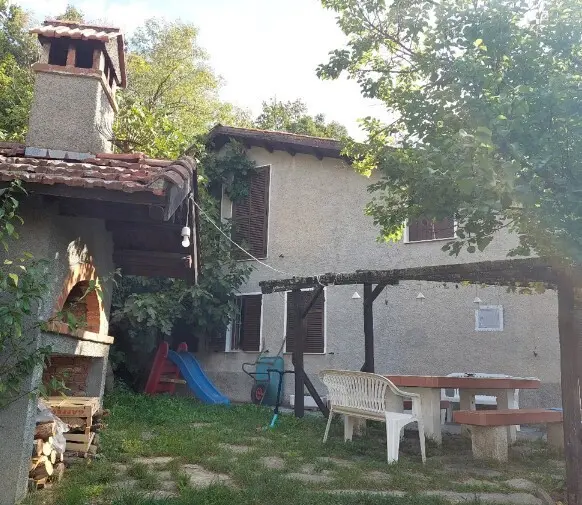 Villa via Cicone 5, Tiglieto