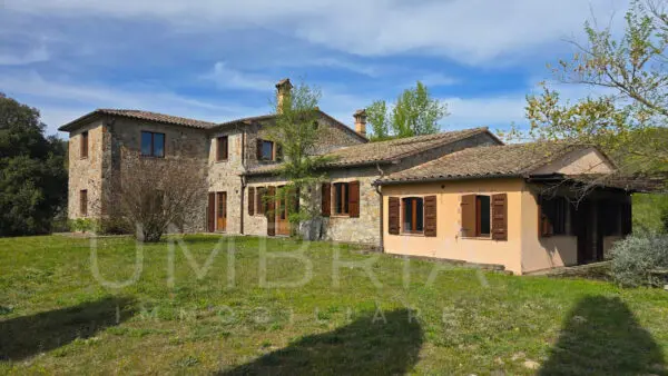 Casale strada Montiano 10, Ficulle