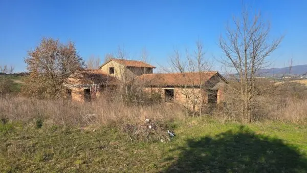 Rustico via Frazione Romazzano, Todi
