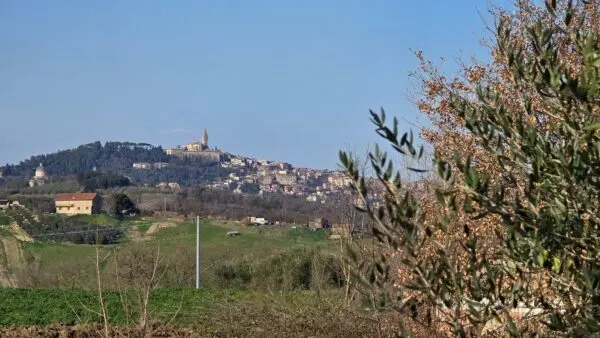 Rustico via Frazione Romazzano, Todi