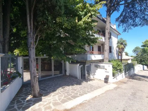 Appartamento via Lago Di Martignano 18, Pescara