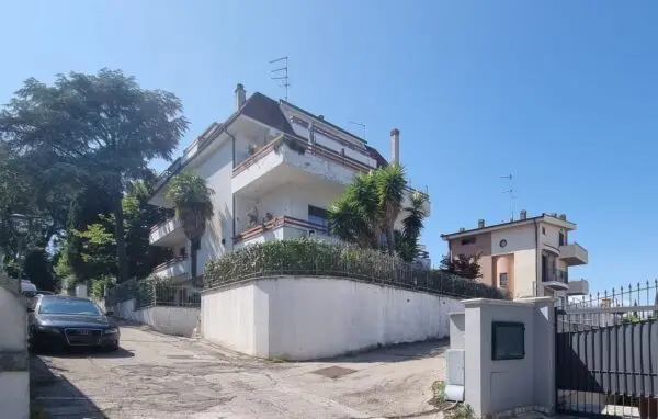 Appartamento via Lago Di Martignano 18, Pescara