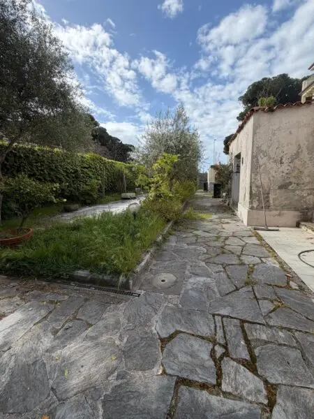 Villa via Firenze 48, Carrara