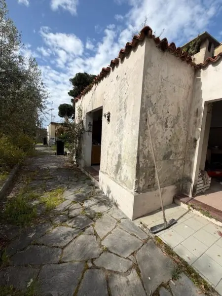 Villa via Firenze 48, Carrara