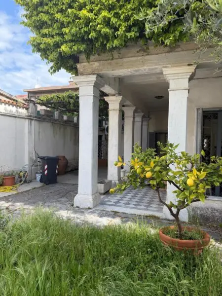 Villa via Firenze 48, Carrara