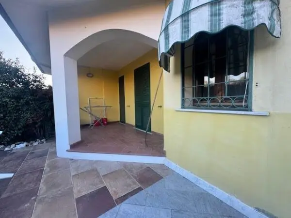 Monolocale via Madonnina 47, Luni
