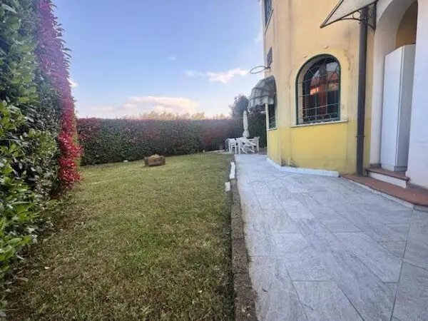 Monolocale via Madonnina 47, Luni