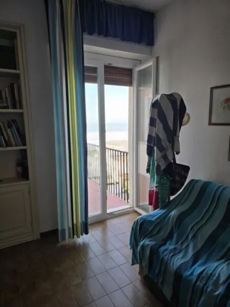 Monolocale viale Litoraneo, Sarzana