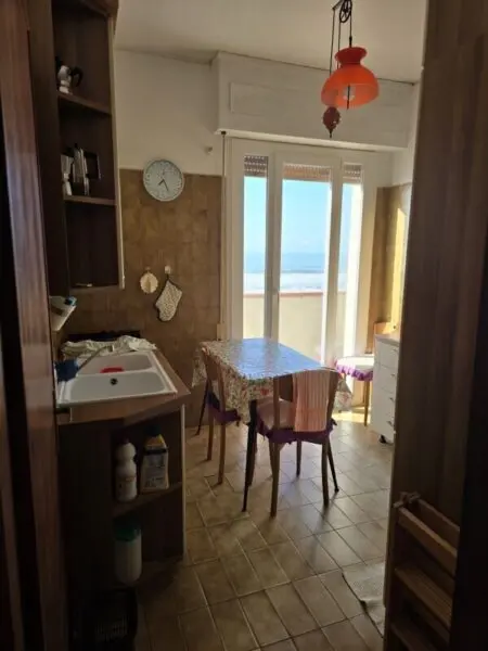 Monolocale viale Litoraneo, Sarzana