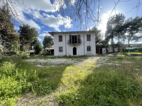 Villa via Frazione Montesicuro, Ancona
