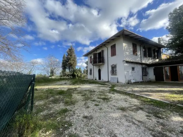 Villa via Frazione Montesicuro, Ancona