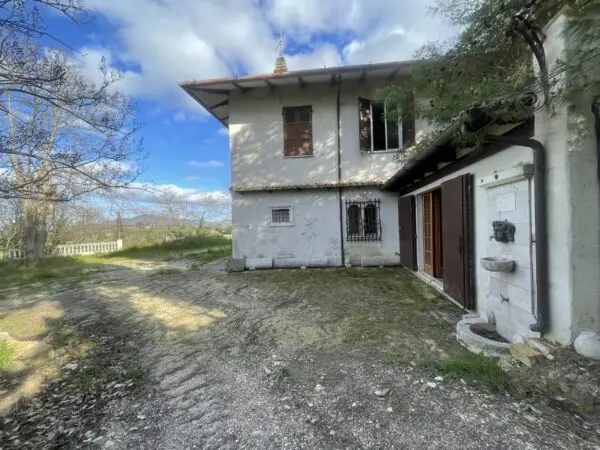 Villa via Frazione Montesicuro, Ancona