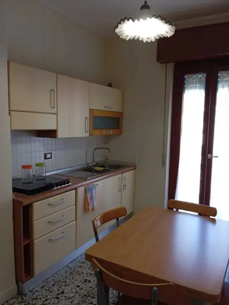 Bilocale via Cingoli 7, Ancona