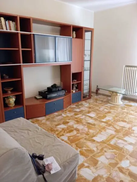 Bilocale via Cingoli 7, Ancona