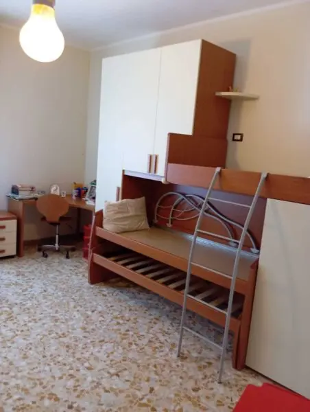 Bilocale via Cingoli 7, Ancona