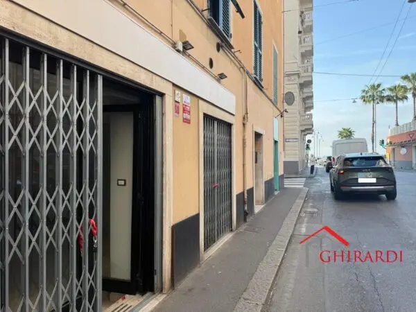 Negozio via Giovanni Opisso 15, Pegli, Genova