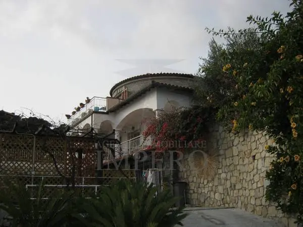 Villa Trifamiliare via Ciabauda, Ventimiglia