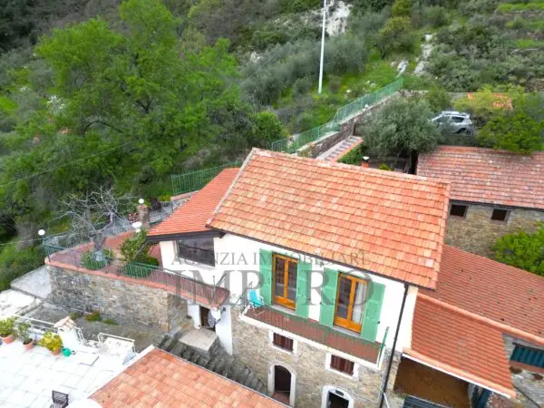 Villa Trifamiliare via Negi Fumei, Perinaldo