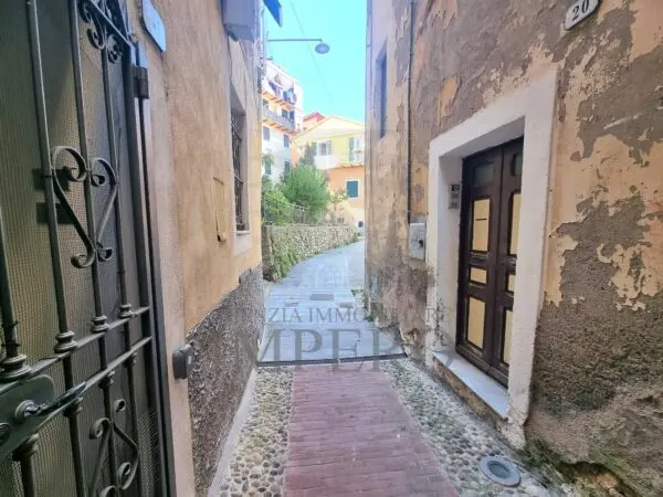 Bilocale via Vico Saonese 18, Ventimiglia