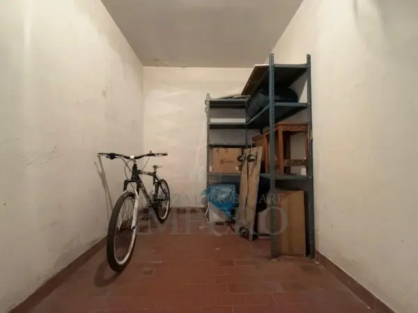 Garage via Passeggiata Trento E Trieste 43, Ventimiglia
