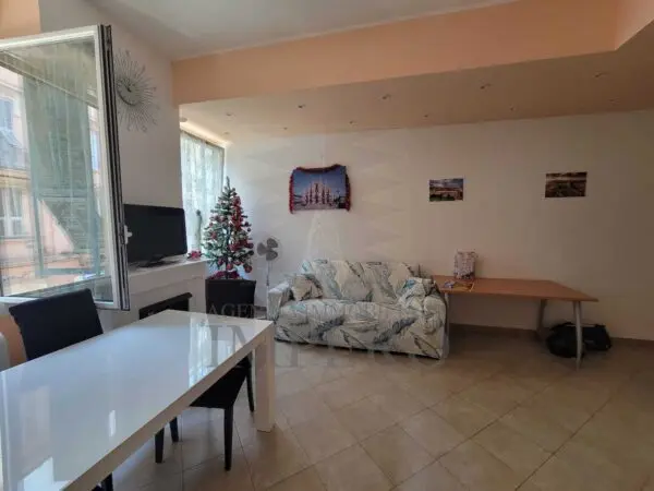 Trilocale via Metella 1, Ventimiglia