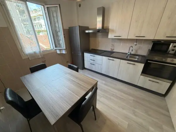 Quadrilocale via Martiri Della Libertà 330, Sanremo