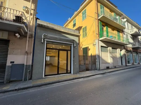 Capannone via Lamarmora 31, Sanremo