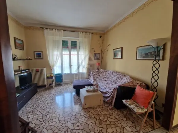 Quadrilocale via Gaetano Luporini 45, Lucca