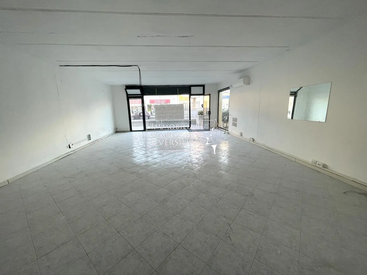 Immagine per Laboratorio in vendita a Viareggio via Aurelia 