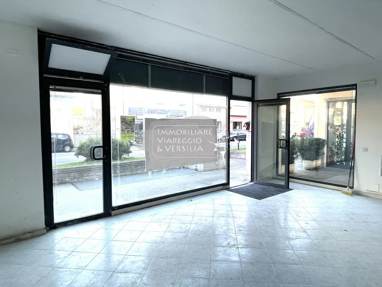 Immagine per Laboratorio in vendita a Viareggio via Aurelia 