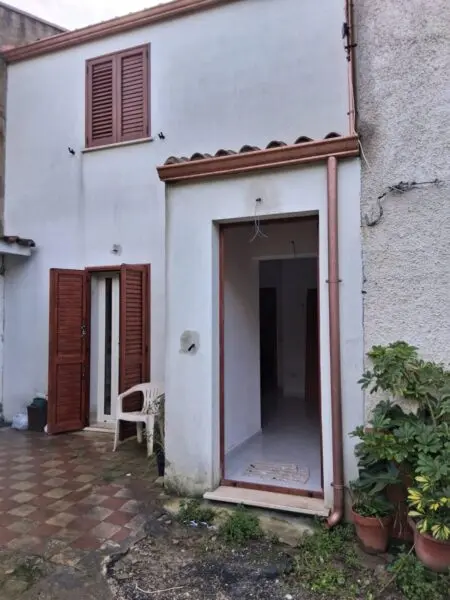 Appartamento via Lussu, Fluminimaggiore