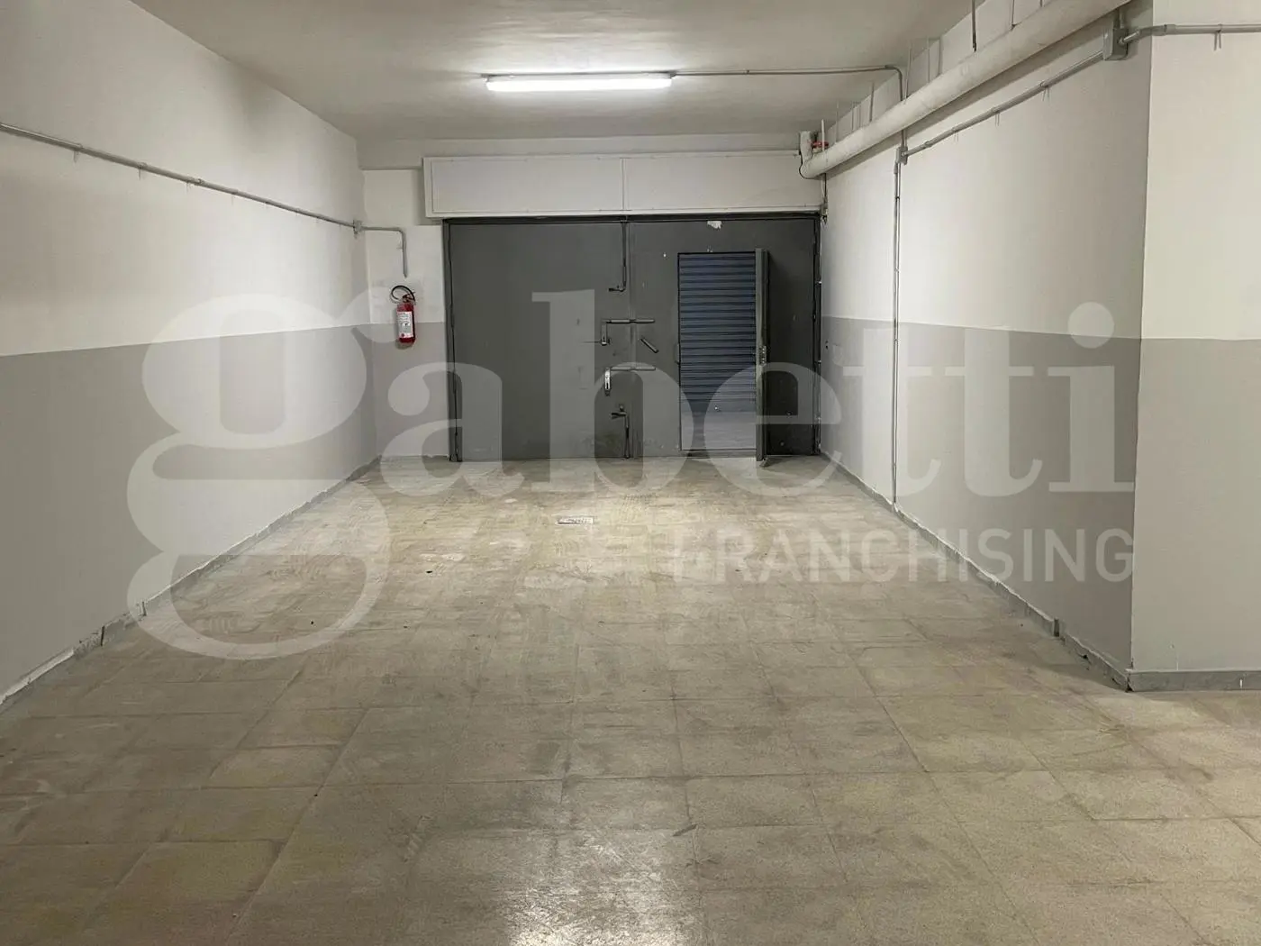Immagine per Box - Posto auto in vendita a Barletta via Rizzitelli