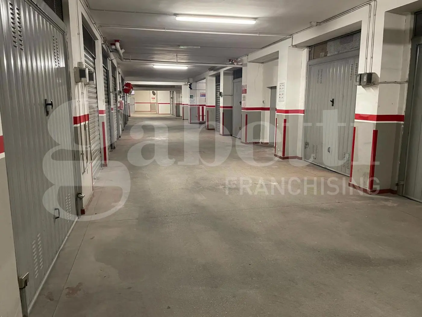 Immagine per Box - Posto auto in vendita a Barletta via Rizzitelli