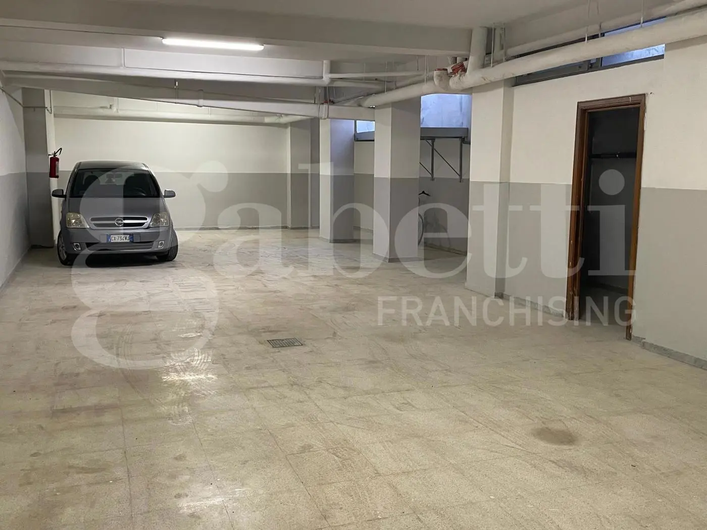 Immagine per Box - Posto auto in vendita a Barletta via Rizzitelli