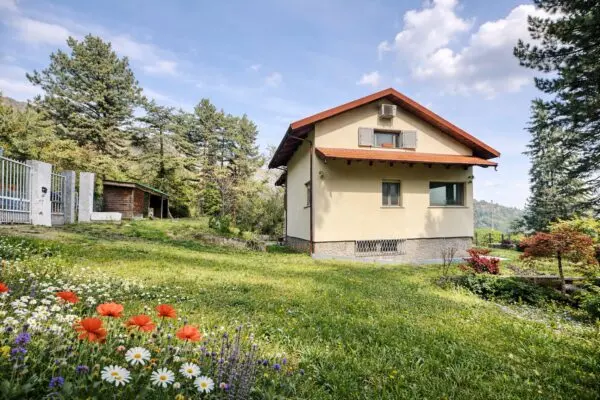 Villa via Borgo Nuovo, Givoletto