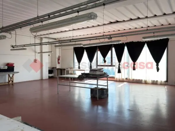 Immagine per Laboratorio in affitto a Arezzo