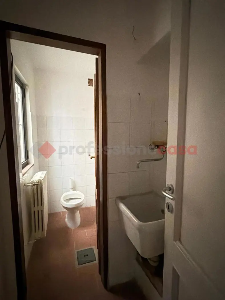 Immagine per Negozio in vendita a Arezzo via Dei Redi 19