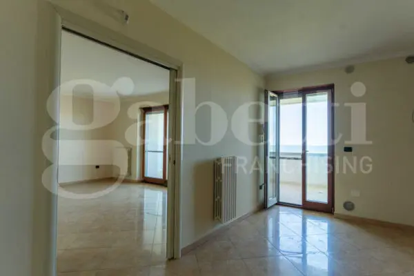Appartamento via Scommegna, Barletta