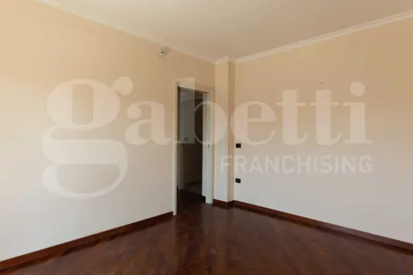 Appartamento via Scommegna, Barletta
