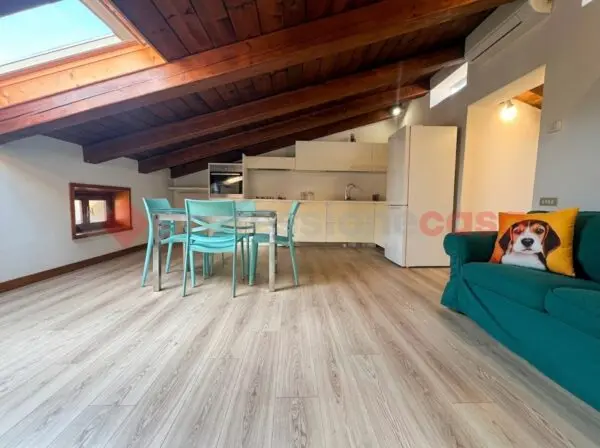 Appartamento via Sottoriva 15, Verona