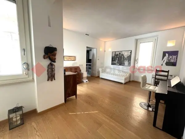 Appartamento via Pisano 20, Verona