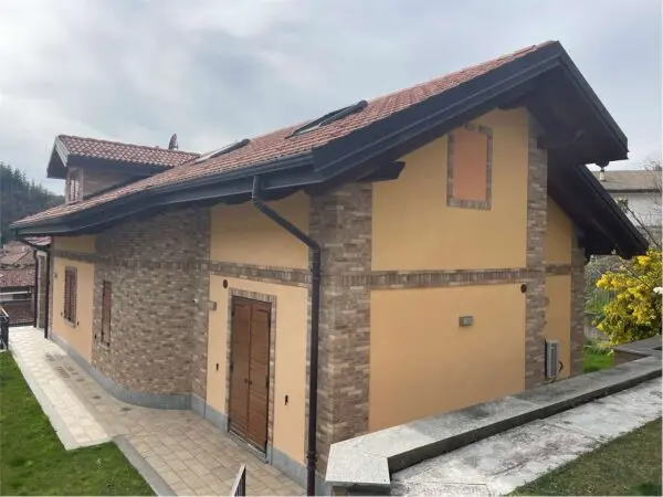 Villa via Ugo Foscolo, Trana