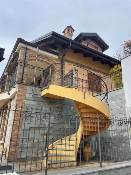 Villa via Ugo Foscolo, Trana