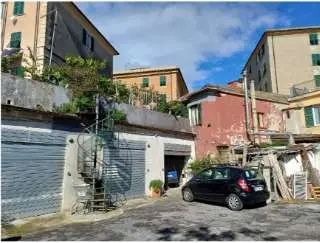 Garage via Chiaravagna 83 r, Genova