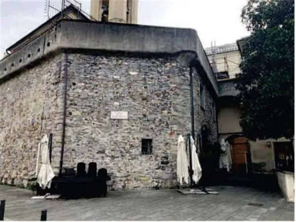 Negozio via Alla Calata Marinetta 8, Genova